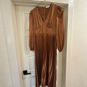 Pinch Long Sleeve Brown Pleated Dress